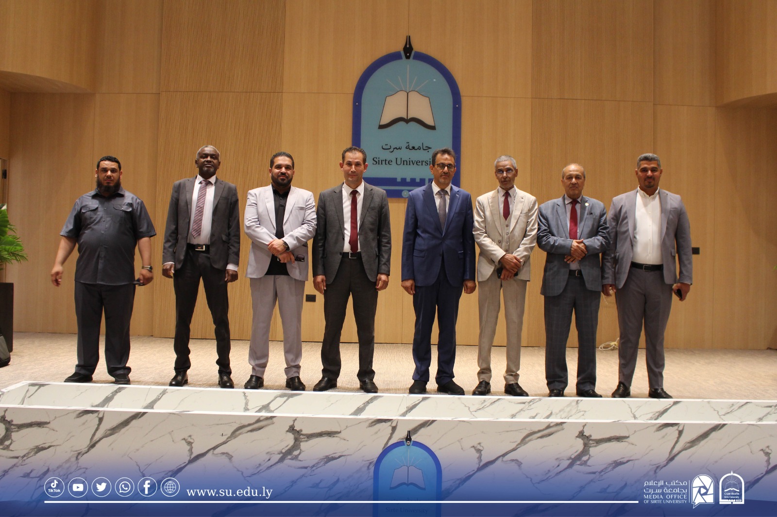 الدكتور حسين مرجين يطلع على أعمال التطوير والمدرجات الجديدة بجامعة سرت